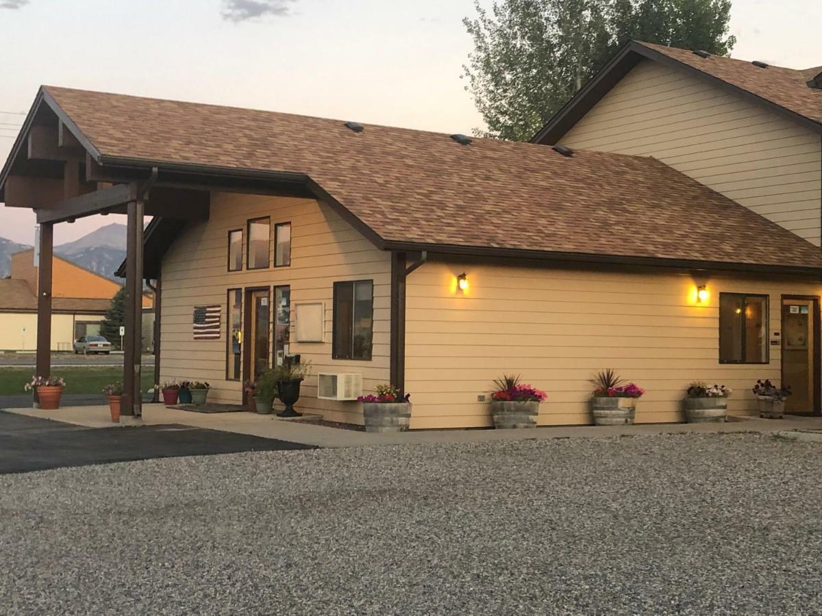 Hotel Red Bear